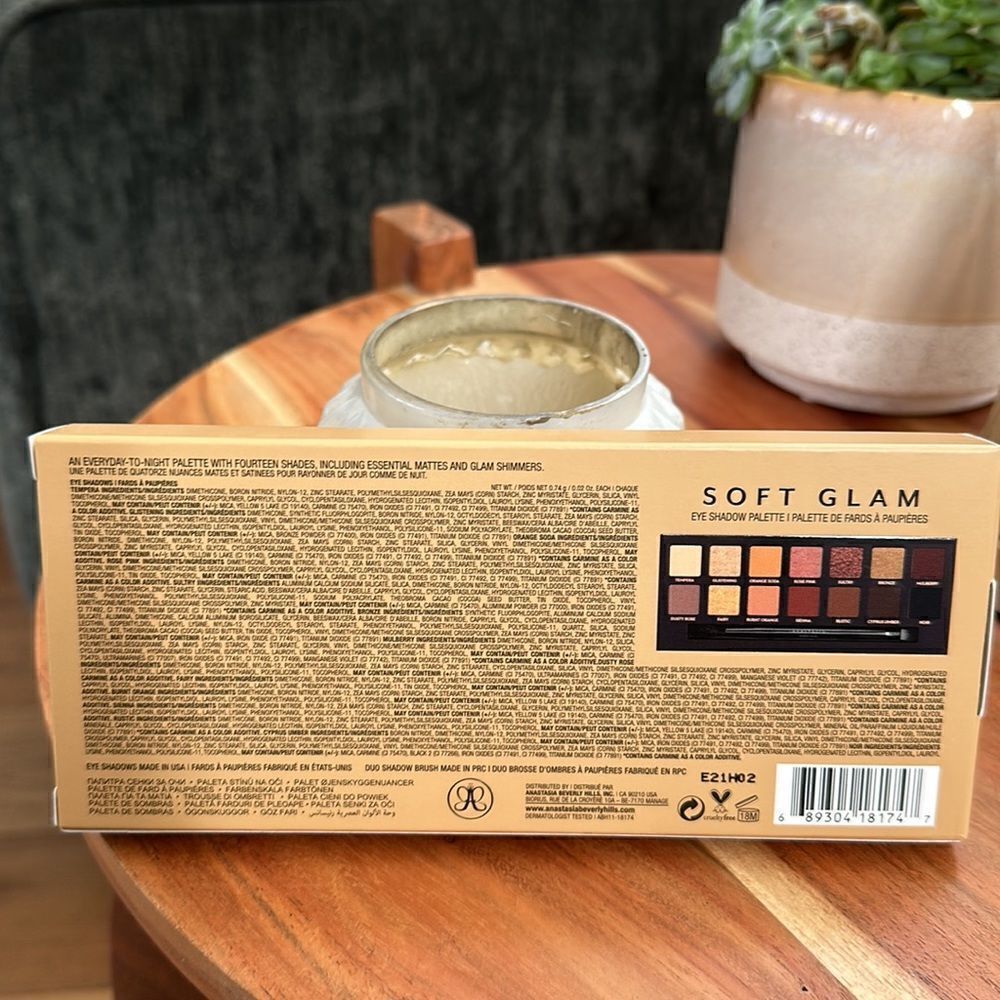 Anastasia Beverly Hills Soft Glam Eyeshadow Palette NEW IN BOX - Picture 3 of 8
